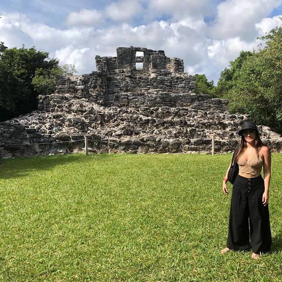 Meet your Posher, Nadia - Picture 1 of 1